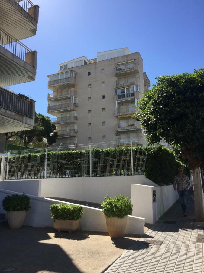Apartamento Familiar Leomar Салоу Екстер'єр фото